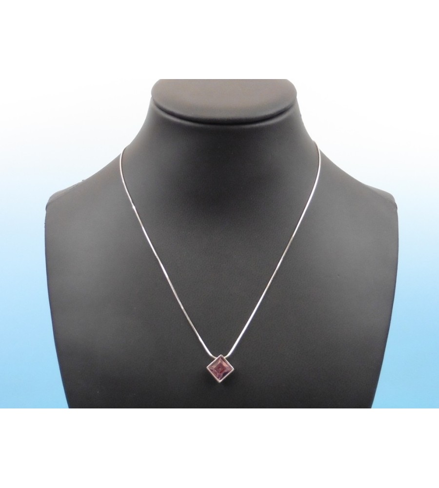 Zilveren hanger met paarse zirkonia en collier