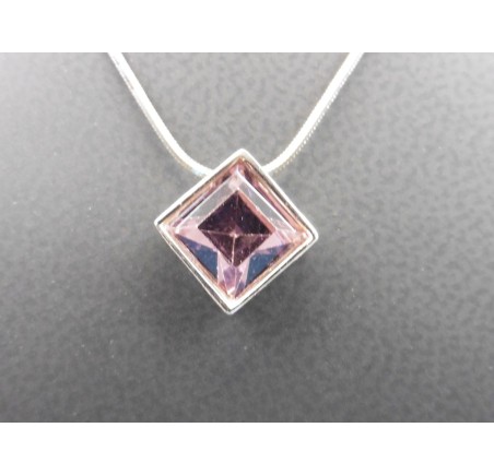 Zilveren hanger met paarse zirkonia en collier