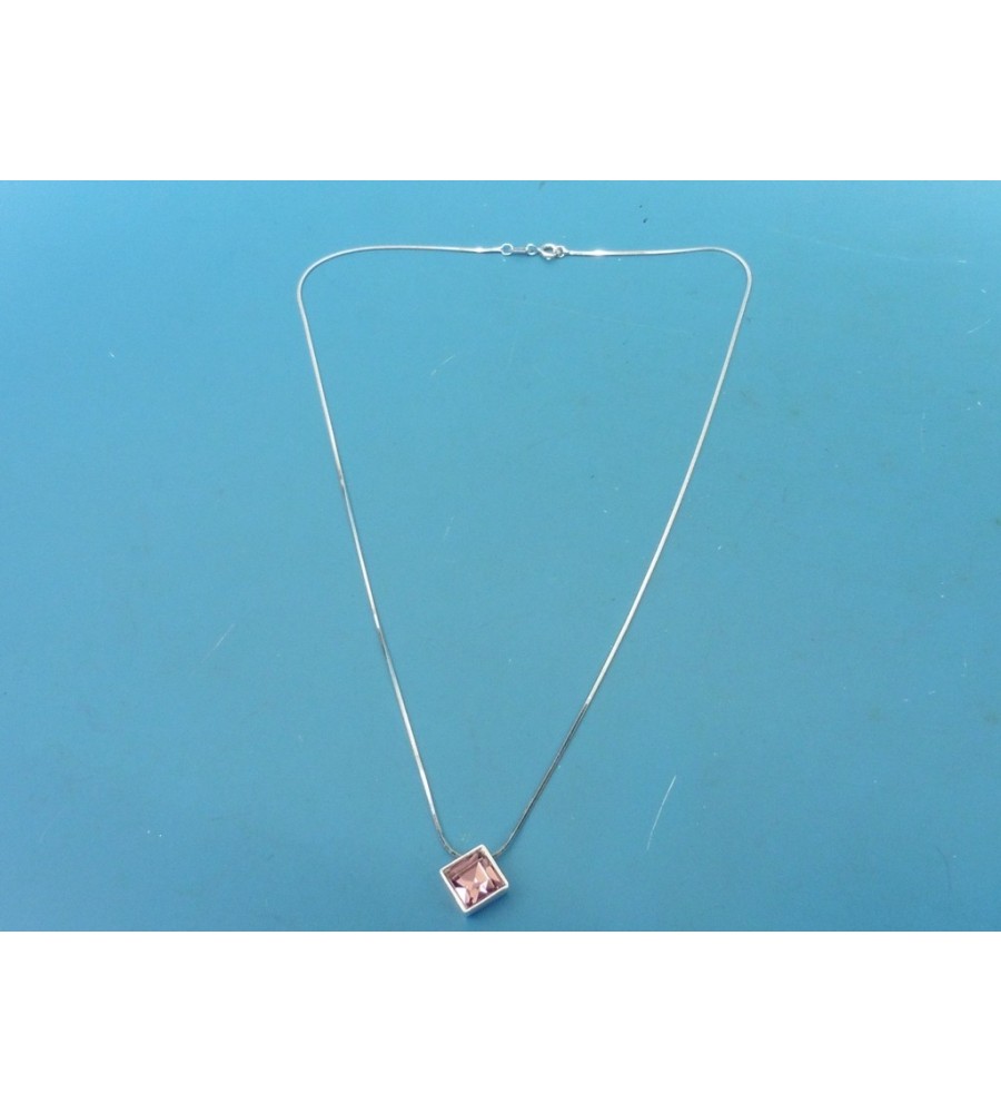 Zilveren hanger met paarse zirkonia en collier