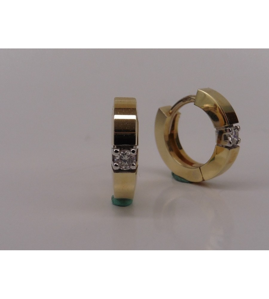 Gouden Diamonde creolen met briljant