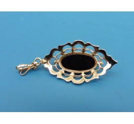 Gouden hanger met granaat