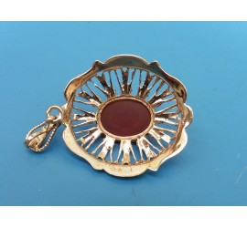 Gouden hanger met carneool