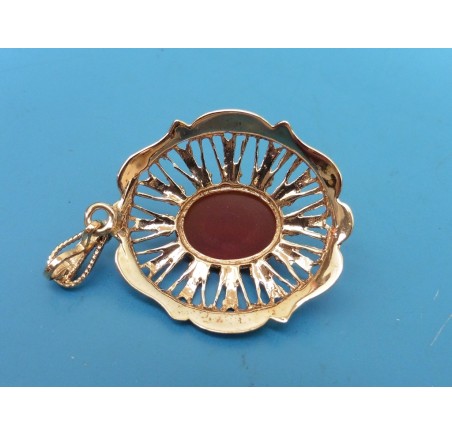 Gouden hanger met carneool