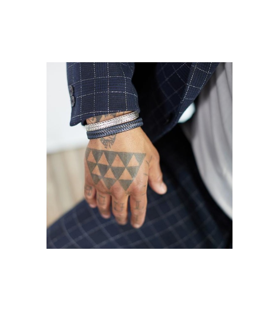 Silk leren armband met zilveren sluiting 841BBU Silk leren armband met zilveren sluiting 841BBU