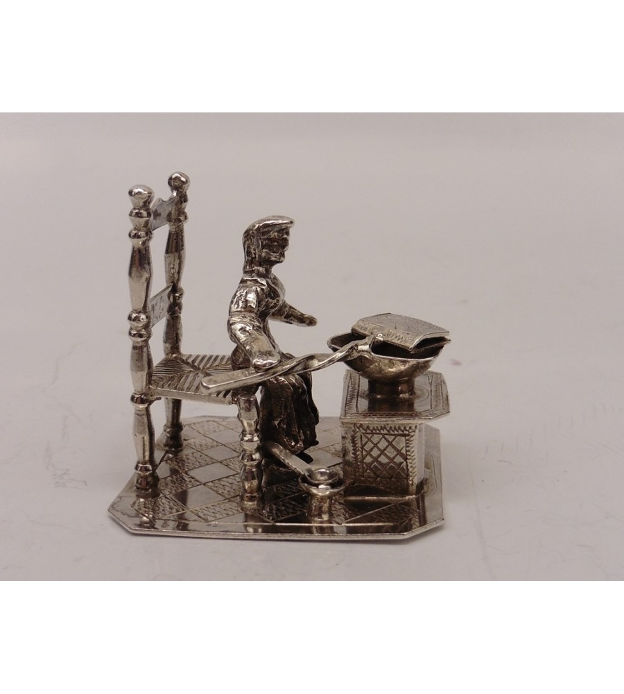 Zilveren miniatuur Wafelmaakster