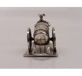 Zilveren miniatuur Soldaat met ton op handkar