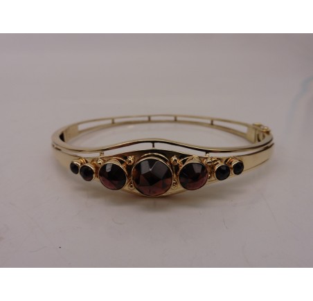 Gouden slavenarmband met granaat