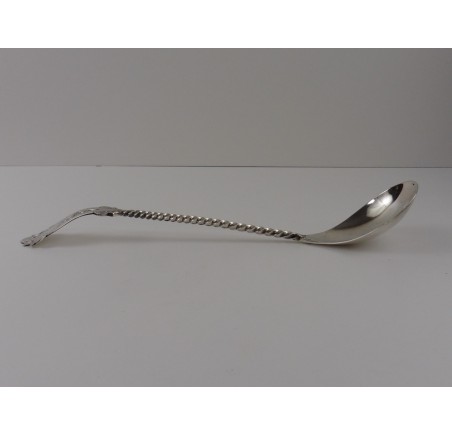 Zilveren bowllepel
