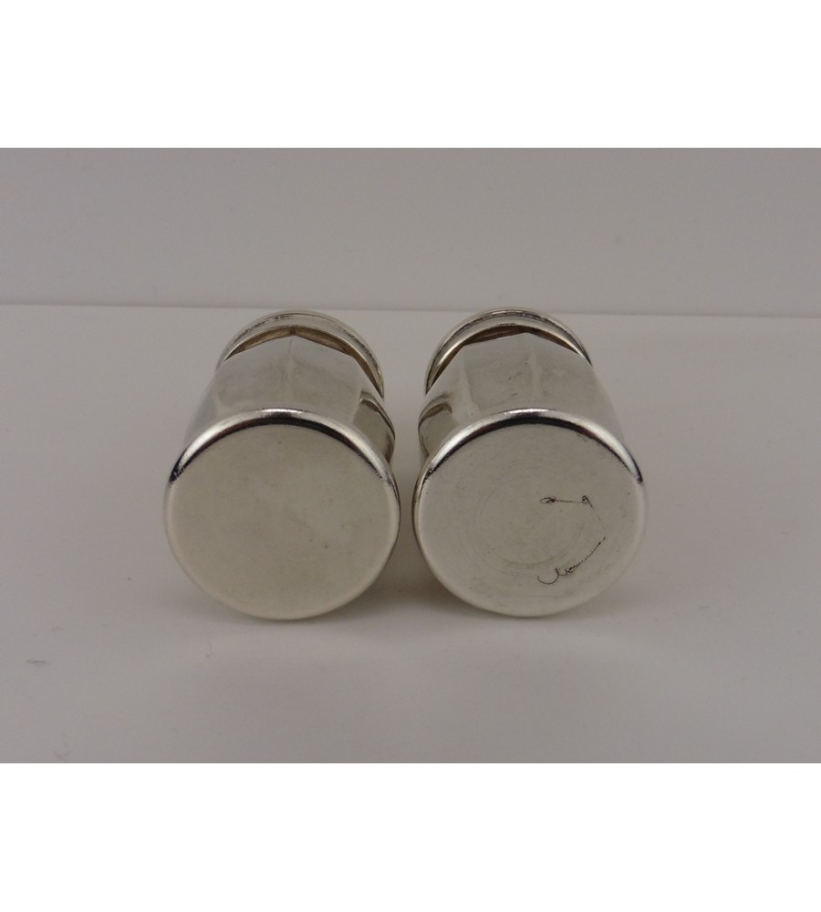 2 zilveren strooiers