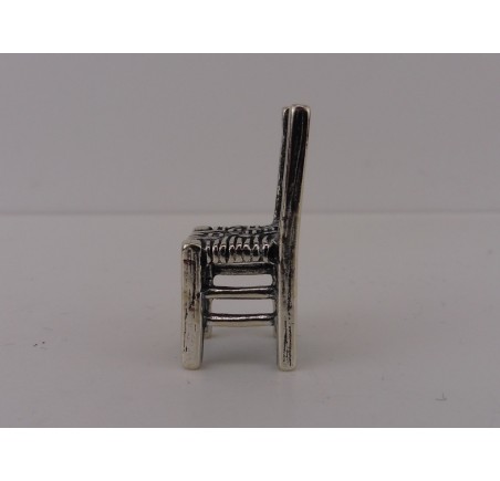 Zilveren miniatuur stoel