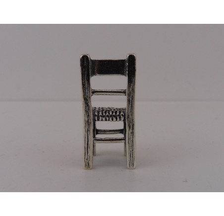 Zilveren miniatuur stoel