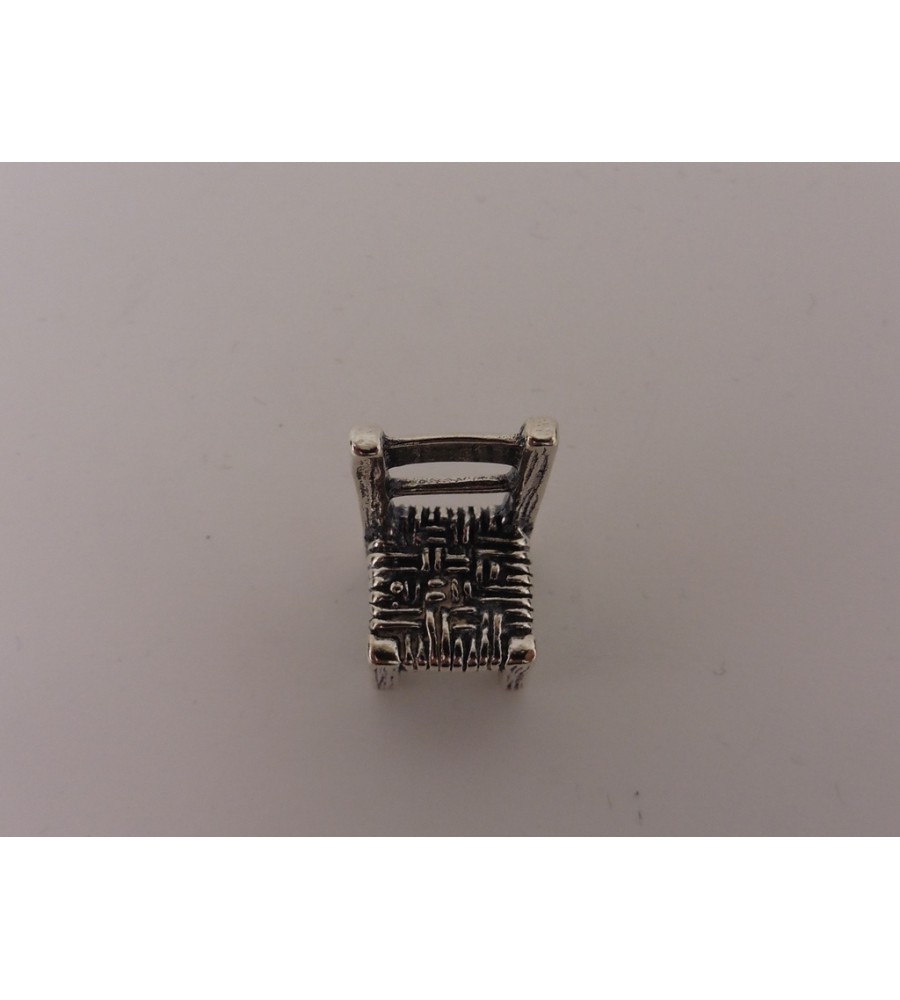 Zilveren miniatuur stoel