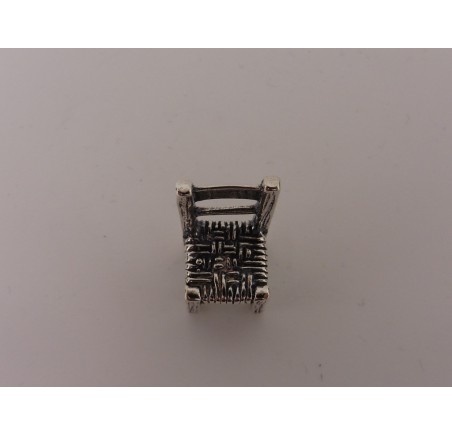 Zilveren miniatuur stoel