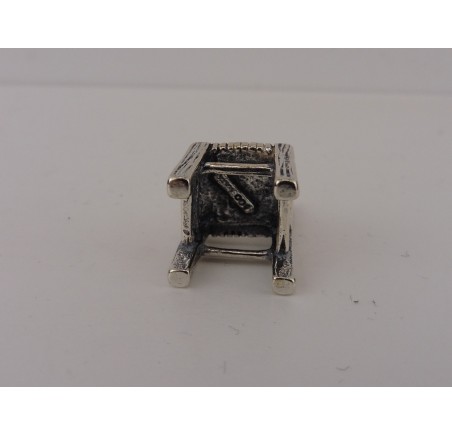 Zilveren miniatuur stoel