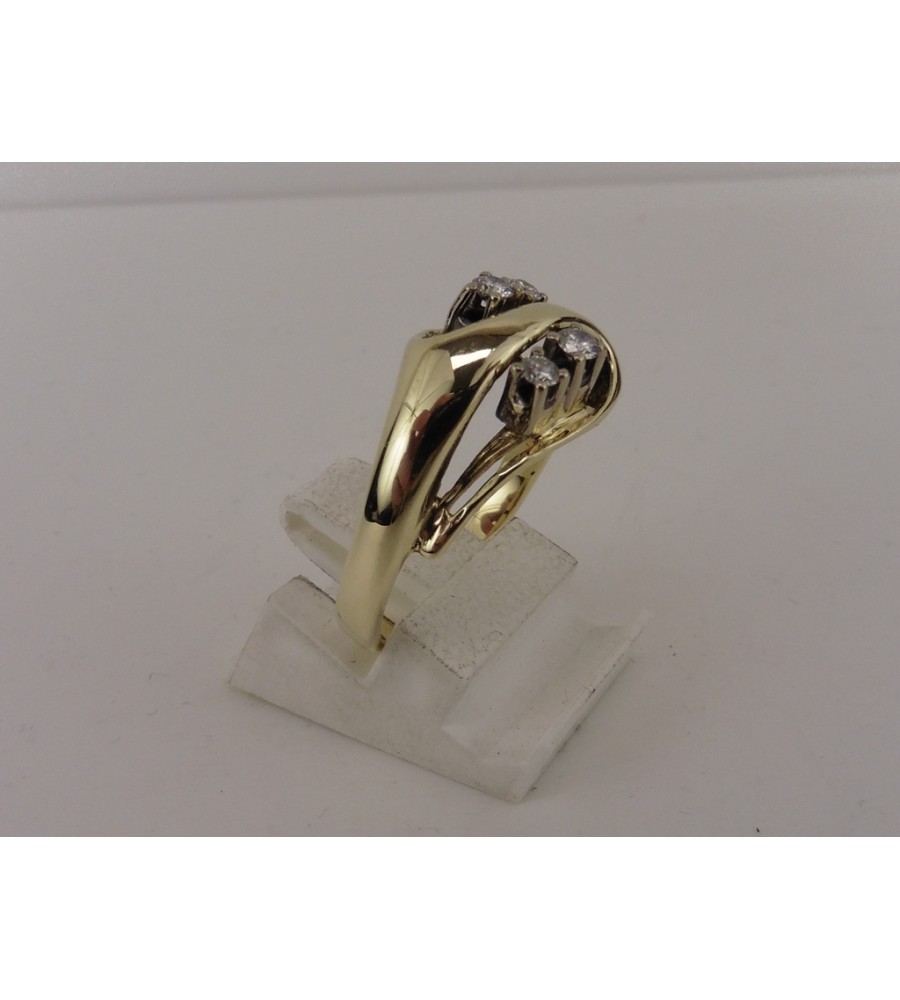 Gouden damesring met briljant