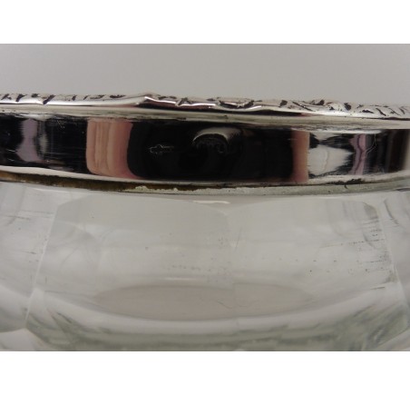 Glazen lekbakje met zilveren rand