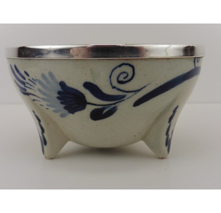 Aardewerken lekbakje met zilveren rand