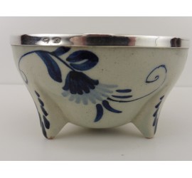 Aardewerken lekbakje met zilveren rand