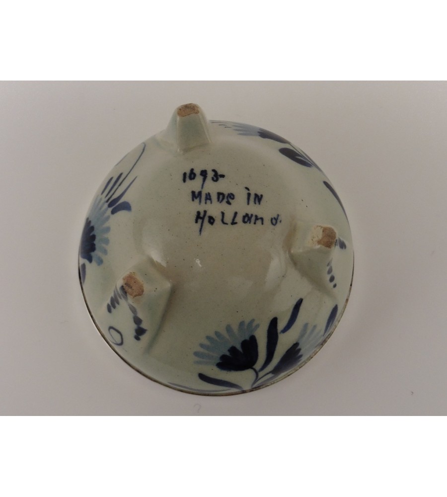 Aardewerken lekbakje met zilveren rand