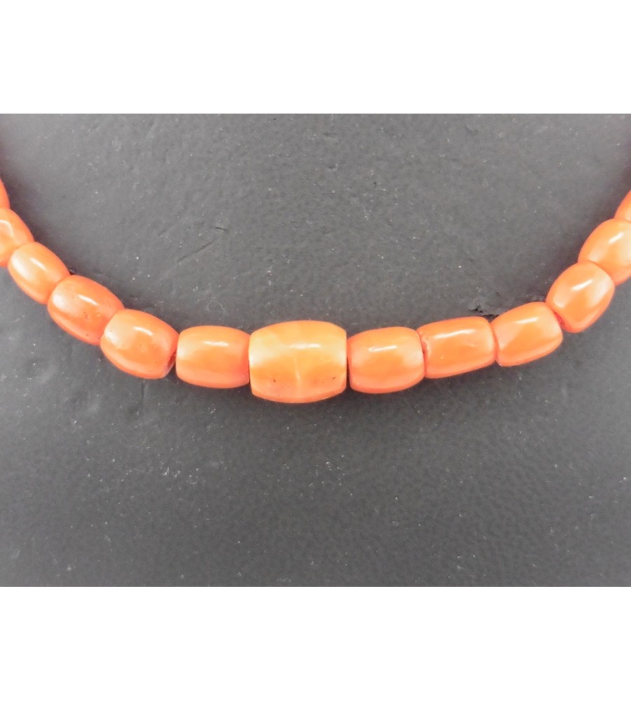 Bloedkoralen collier met gouden slot