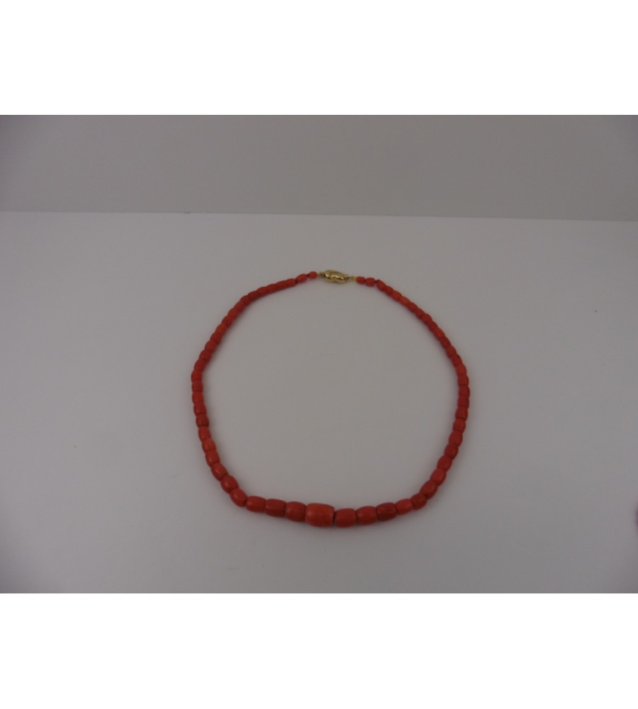Bloedkoralen collier met gouden slot