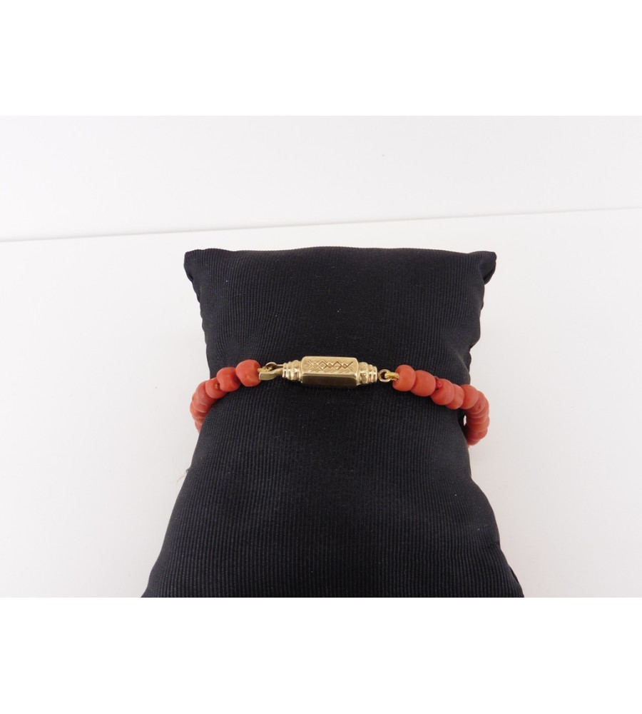 Bloedkoralen armband met gouden slot