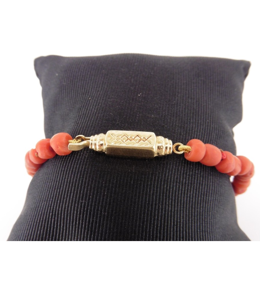 Bloedkoralen armband met gouden slot