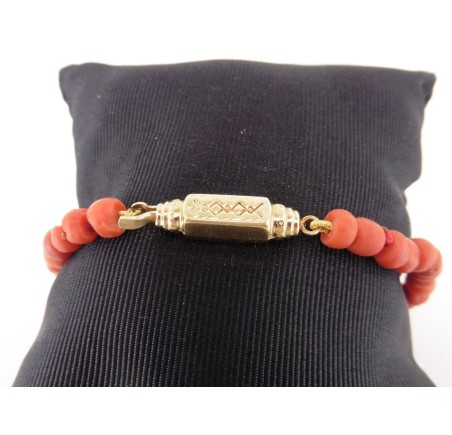 Bloedkoralen armband met gouden slot