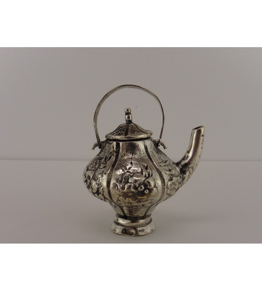 Zilveren miniatuur Theepot