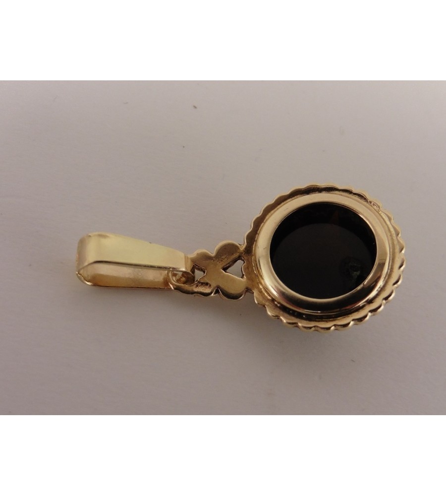 Gouden hanger met granaat
