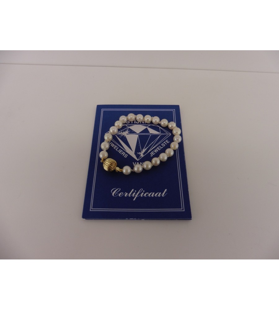 Parel armband met gouden slot