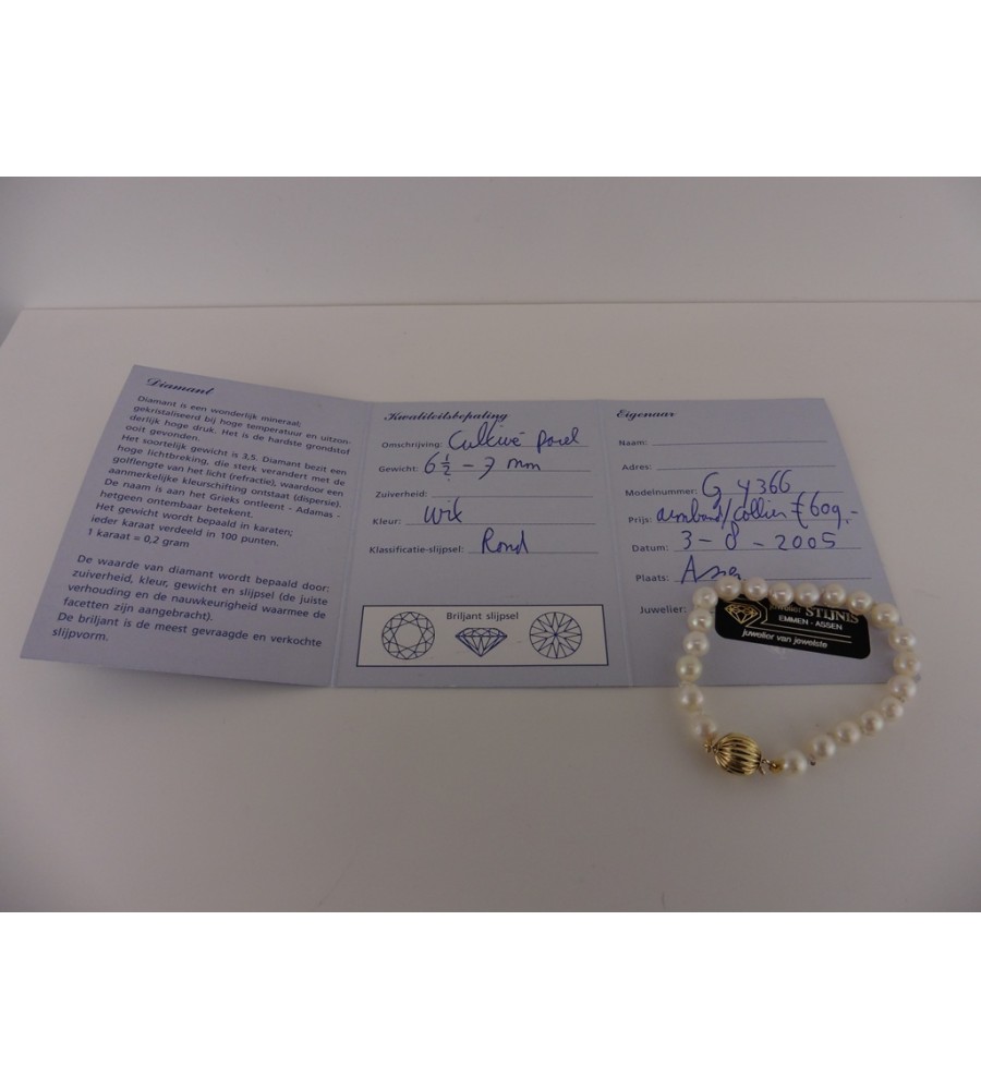 Parel armband met gouden slot
