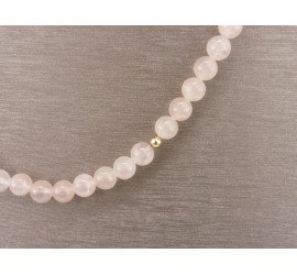 Rozenkwats collier met gouden slot en bolletjes