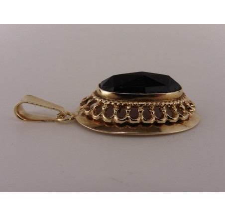 Gouden hanger met granaat