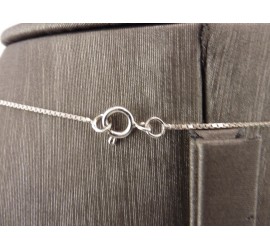 Zilveren collier met bloem hanger