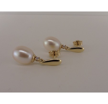Gouden oorhangers met parel en zirkonia