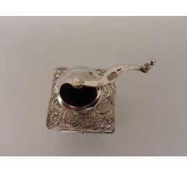 Zilveren miniatuur Koffiemolen