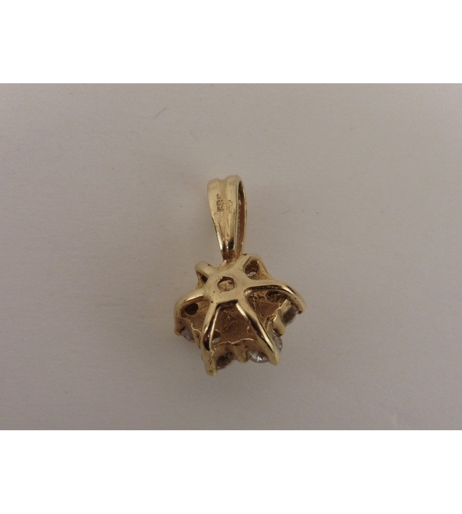 Gouden hanger met zirkonia en parel
