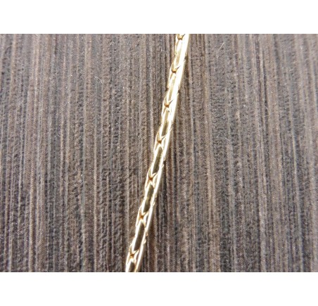 Gouden choker met briljant