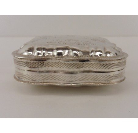 Zilveren pillendoosje