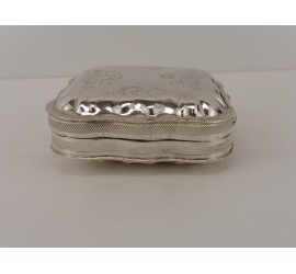 Zilveren pillendoosje