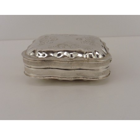 Zilveren pillendoosje