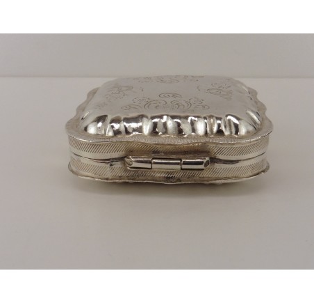 Zilveren pillendoosje