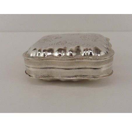 Zilveren pillendoosje