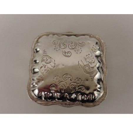 Zilveren pillendoosje