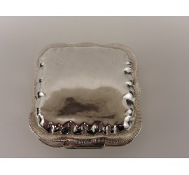 Zilveren pillendoosje