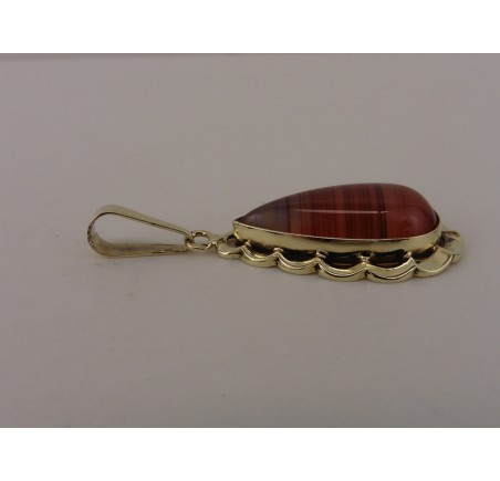 Gouden hanger met streepagaat