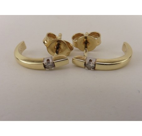 Gouden Diamonde half creolen met briljant