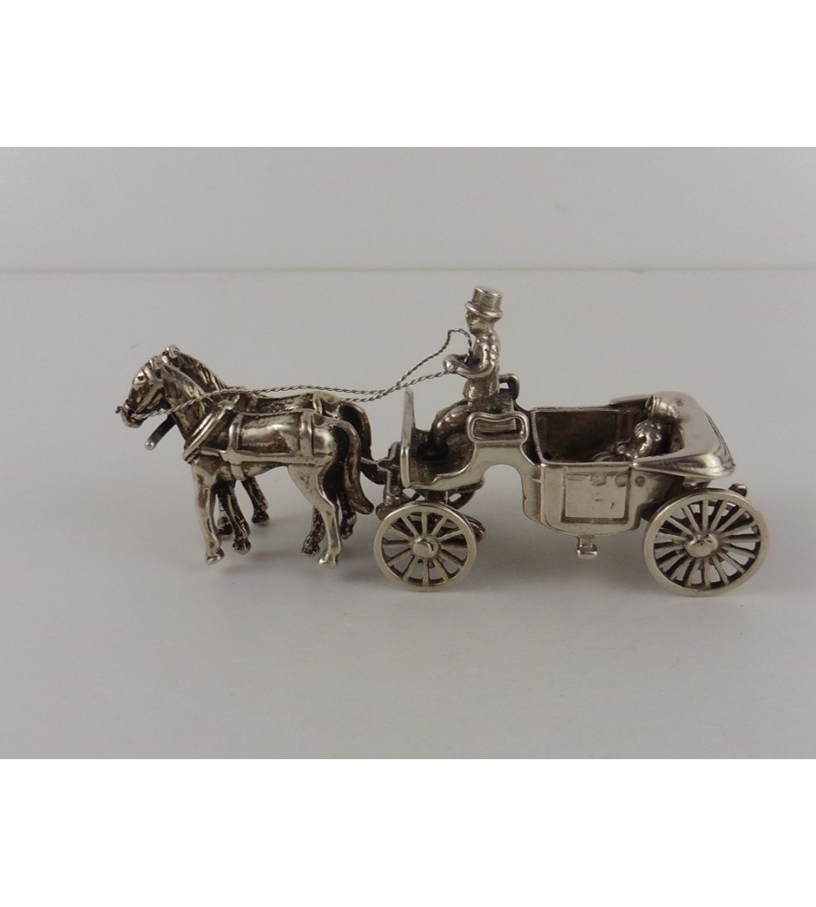 Zilveren miniatuur Koets met 2 paarden Zilveren miniatuur Koets met 2 paarden