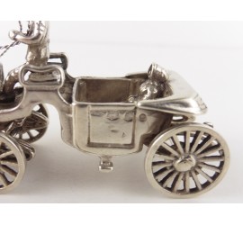 Zilveren miniatuur Koets met 2 paarden Zilveren miniatuur Koets met 2 paarden